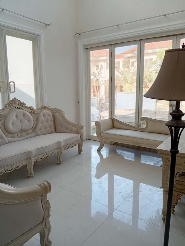 Di Sewakan Rumah Hook Full Furnished Regecy 21 Surabaya Timur