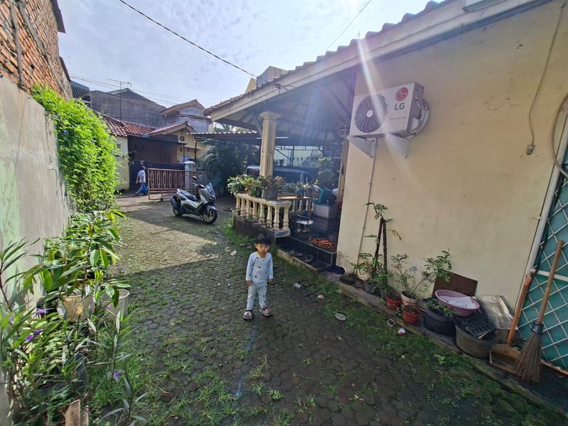 DIJUAL CEPAT TANAH ( bonus bangunan) di Condet Jakarta Timur. 