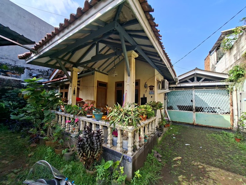 DIJUAL CEPAT TANAH ( bonus bangunan) di Condet Jakarta Timur. 