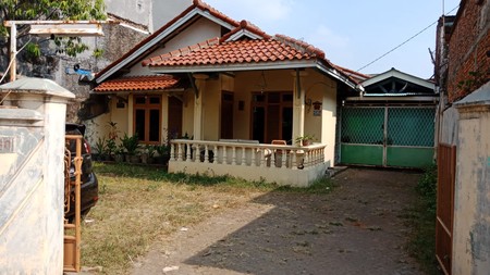 DIJUAL CEPAT TANAH ( bonus bangunan) di Condet Jakarta Timur. 