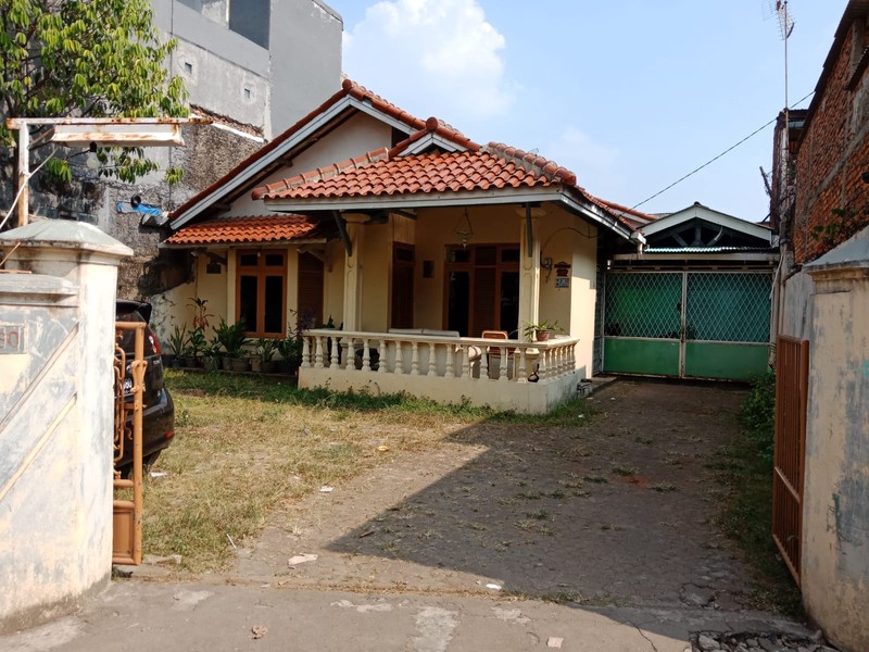 DIJUAL CEPAT TANAH ( bonus bangunan) di Condet Jakarta Timur. 