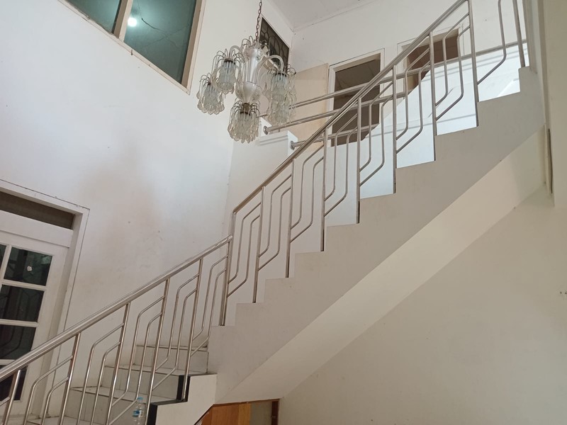 Disewakan Murah Rumah di Manyar Indah Surabaya