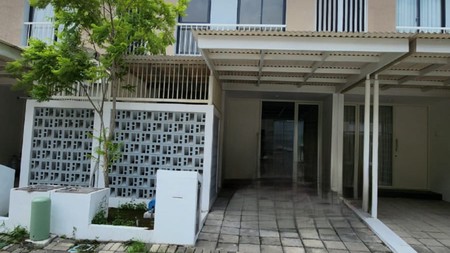 Disewakan Rumah Dua Lantai Cluster Oakwood Royal Residence Wiyung