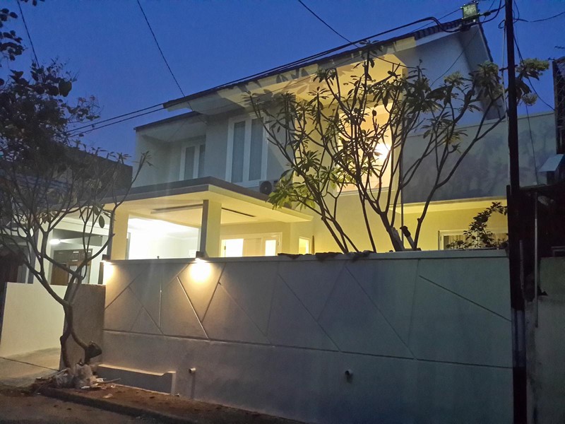Rumah modern minimalis siap huni di Bintaro Jaya sektor 9