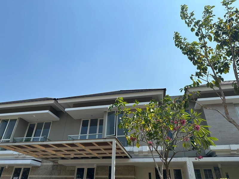Jual Rumah Baru Gress The Greenlake Citraland Surabaya Barat