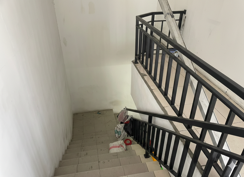 Ruko Lokasi Strategis Pinggir Jalan Dekat Pintu Tol JORR Meruya, Kembangan, Jakarta Barat 