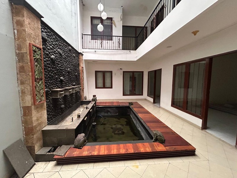 Rumah 2 Lantai Strategis di Jl. Malabar, Guntur - Area Premium Setiabudi!