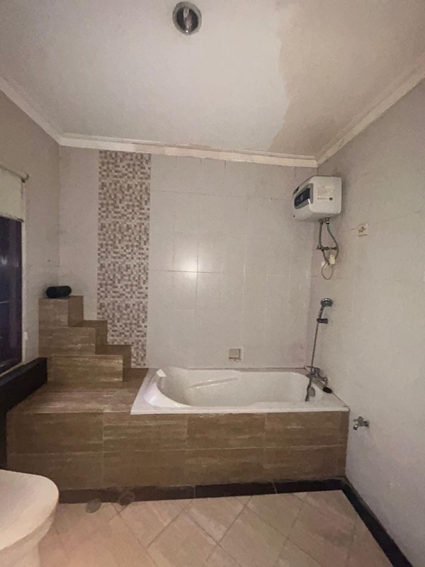 Rumah 2 Lantai Strategis di Jl. Malabar, Guntur - Area Premium Setiabudi!