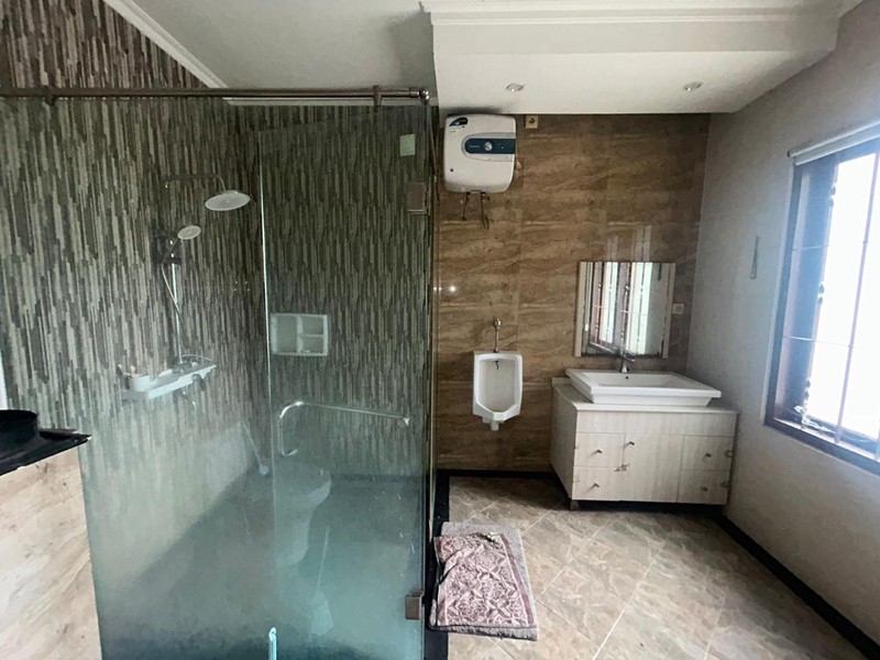 Rumah 2 Lantai Strategis di Jl. Malabar, Guntur - Area Premium Setiabudi!