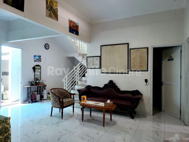 Rumah 2 Lantai Bagus dan Siap Huni di Depok Dekat Akses Tol