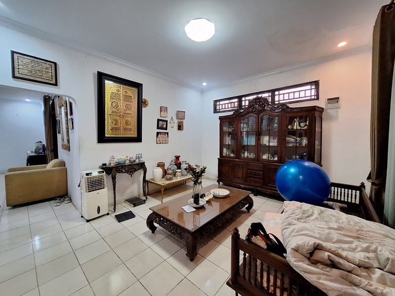 Dijual Tanah Strategis Luas 939 M2 Bonus 3 Bangunan Dekat Stasiun Lrt Harjamukti Depok