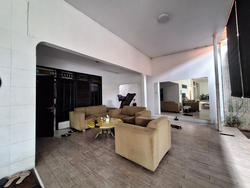 Dijual Tanah Strategis Luas 939 M2 Bonus 3 Bangunan Dekat Stasiun Lrt Harjamukti Depok