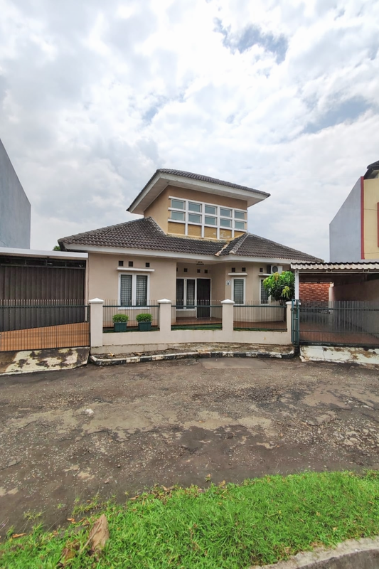 Rumah Nyaman di Graha Raya Bintaro - Lokasi Strategis, Lingkungan Asri