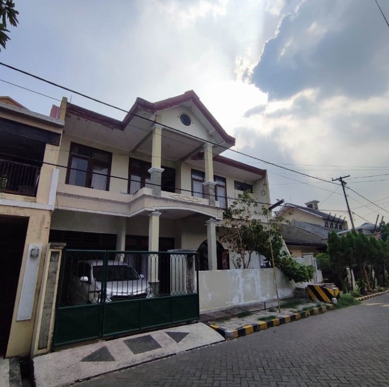  Rumah 3 lantai - Pondok Candra Indah Belakang RS.Mitra keluarga.