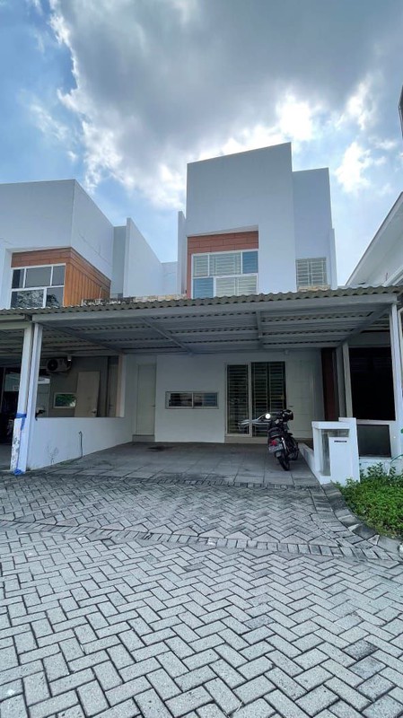 Jual Rumah Murah 2 Lantai di Surabaya Barat Royal Residence