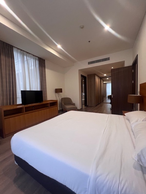 4BR Apartment di The Pakubuwono Spring
