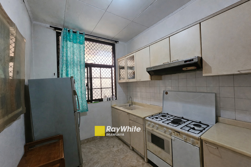 Rumah di Kompleks Tanjung Barat Indah, Jakarta Selatan, di hook, dekat akses tol JORR