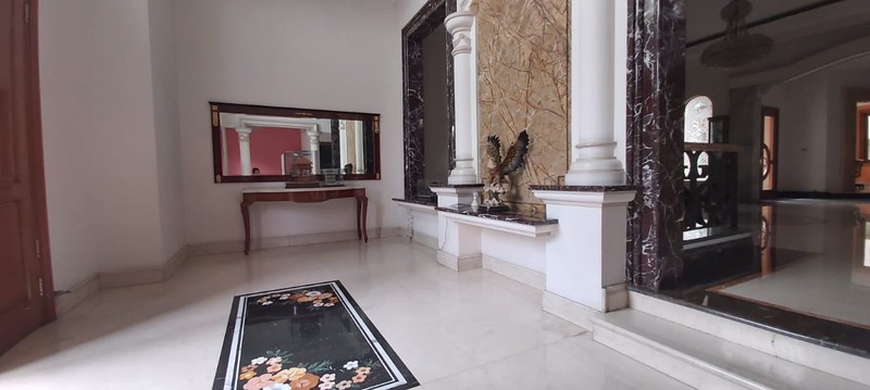 Rumah Mewah Di Villa Gading Indah