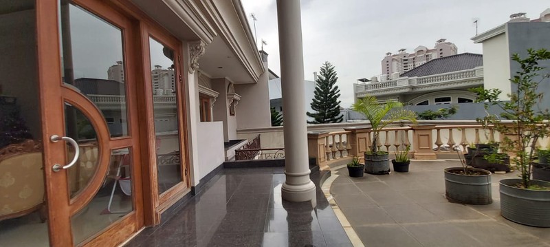 Rumah Mewah Di Villa Gading Indah