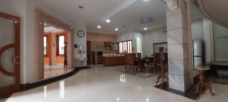 Rumah Mewah Di Villa Gading Indah