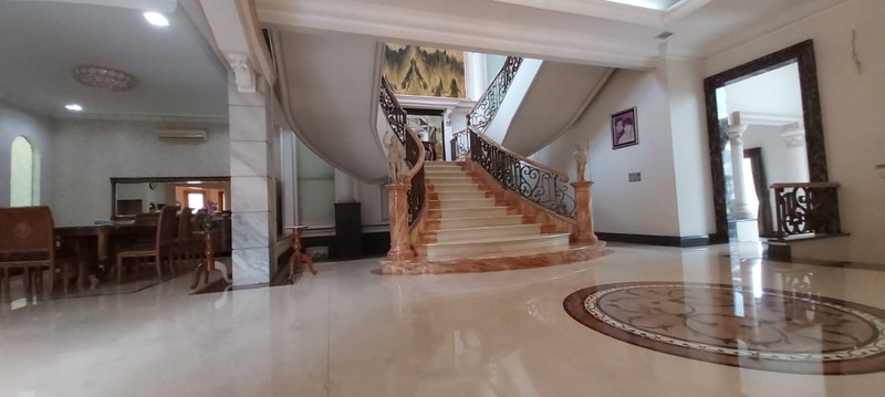 Rumah Mewah Di Villa Gading Indah
