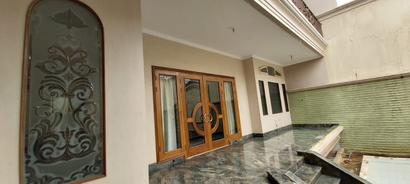 Rumah Mewah Di Villa Gading Indah