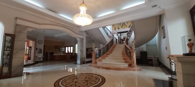 Rumah Mewah Di Villa Gading Indah
