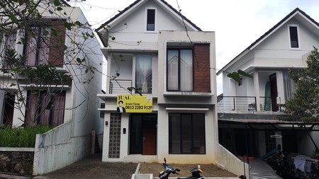 AFFORDABLE! Rumah Cantik 2 Lantai di Bandung City Light, Padasuka, Bandung!