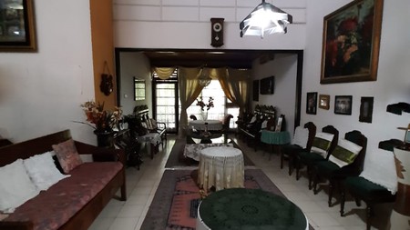 Rumah Siap Huni dan Halaman Luas @Bintaro