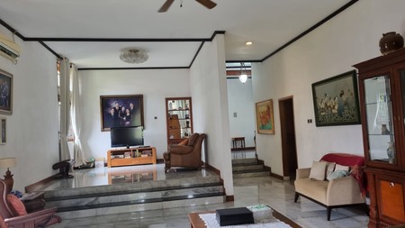 Rumah MEWAH! dengan Halaman Luas @Rempoa.