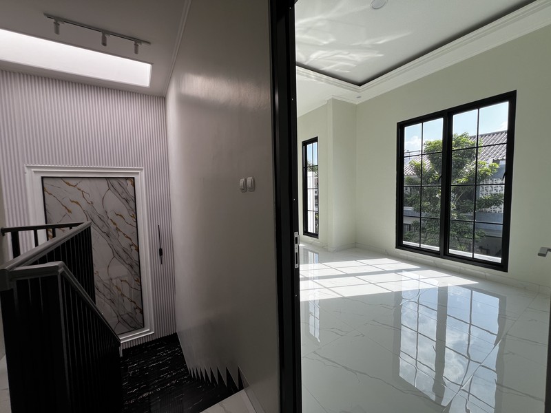 Rumah 2 Lantai Baru di Kencana Loka,  dekat sekolah Cikal, St John BSD