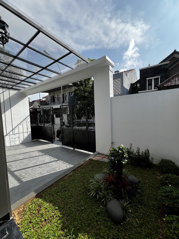 Rumah 2 Lantai Baru di Kencana Loka,  dekat sekolah Cikal, St John BSD