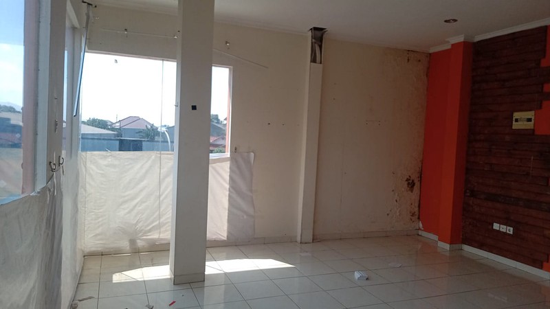 Ruko Hoek 3 Lantai Parkir Luas + Lift - Urbana Place Ciputat Tangsel Cocok Klinik, Gym, Kantor