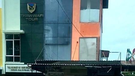 Ruko Hoek 3 Lantai Parkir Luas + Lift - Urbana Place Ciputat Tangsel Cocok Klinik, Gym, Kantor