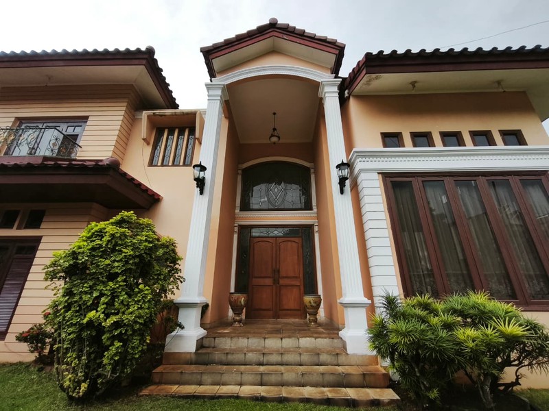 Rumah Villa Cinere Mas, Lebak Bulus, Swimming pool