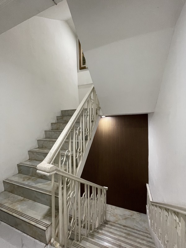 Dijual Ruko 5 Lantai di Cikini Raya Menteng, Lokasi Strategis