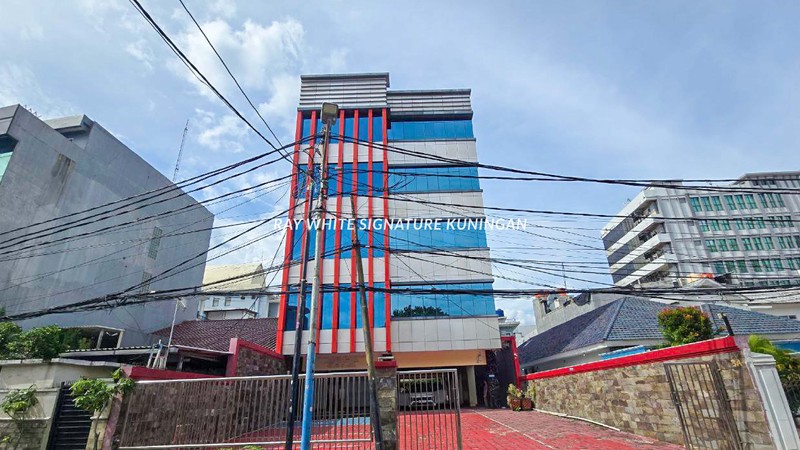 Gedung Komersial di Kawasan Cikini, Menteng