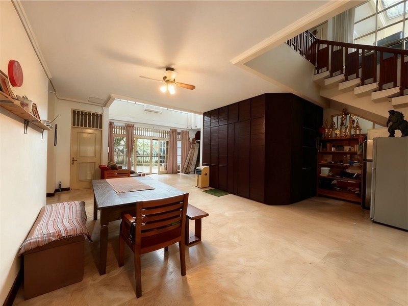 Dijual Rumah di Pondok Indah dekat Bukit Golf 