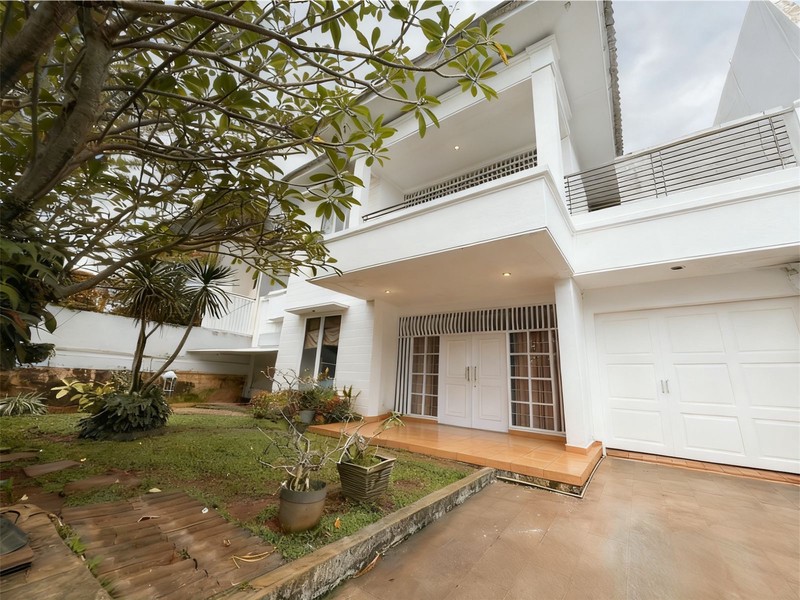 Dijual Rumah di Pondok Indah dekat Bukit Golf 