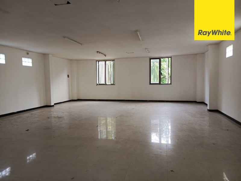 Disewakan Ruko 3 lantai di Jalan Raya Kertajaya Surabaya