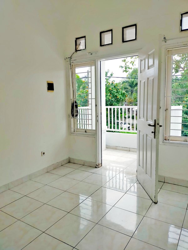 Rumah Nyaman di Regency Melati Mas - Dekat Alam Sutera & BSD