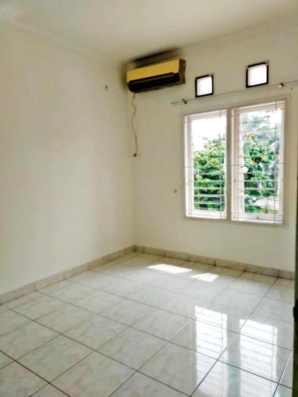 Rumah Nyaman di Regency Melati Mas - Dekat Alam Sutera & BSD