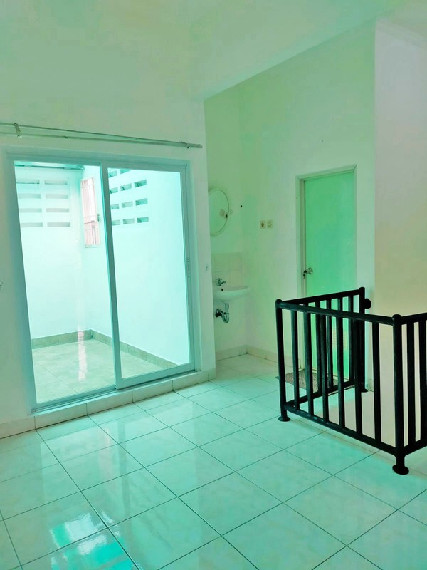 Rumah Nyaman di Regency Melati Mas - Dekat Alam Sutera & BSD