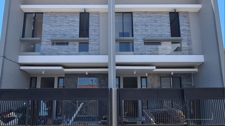 Dijual Rumah Baru di Klampis Semolo Timur Surabaya