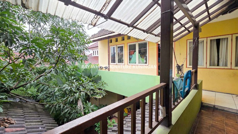 Tanah dan Bangunan Komersial di Jl Kemang Pratama Raya Bekasi