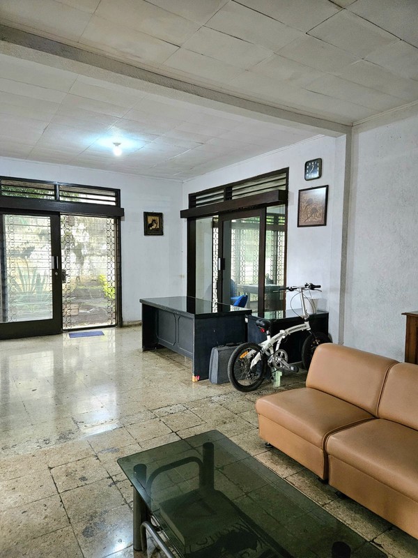 Dijual Rumah Hitung Tanah Kebayoran Lama Raya 