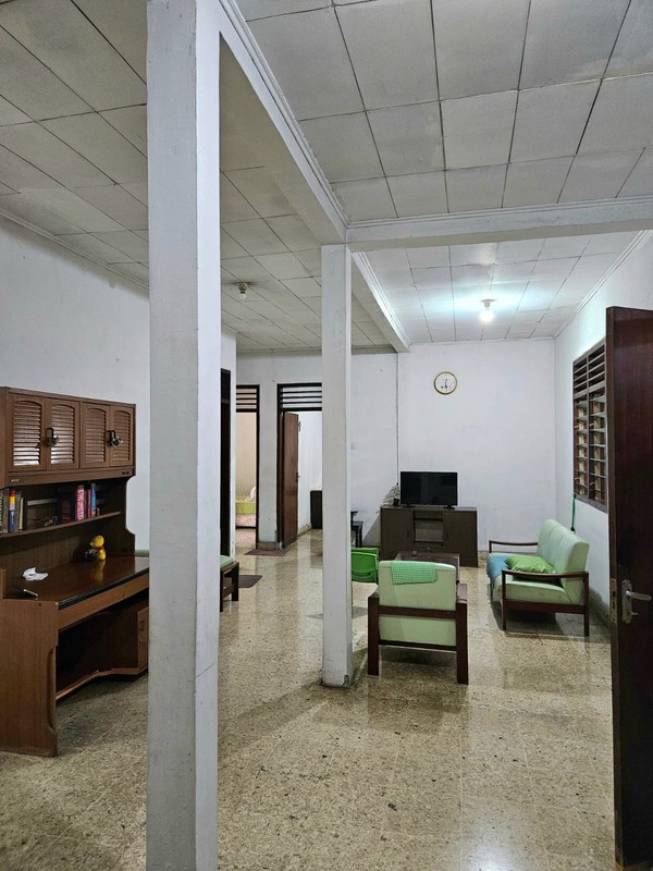 Dijual Rumah Hitung Tanah Kebayoran Lama Raya 