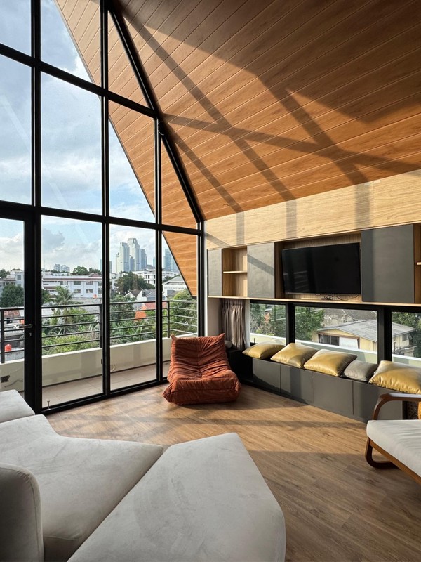 Brand New Townhouse Area Kebayoran Baru Lokasi Strategis 