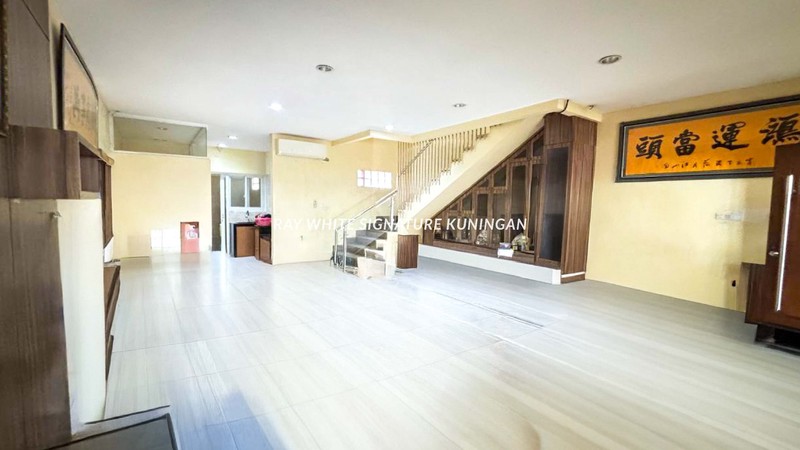 Rumah Strategis di Jl Taman Setiabudi Jakarta Selatan - Cocok Hunian atau Usaha