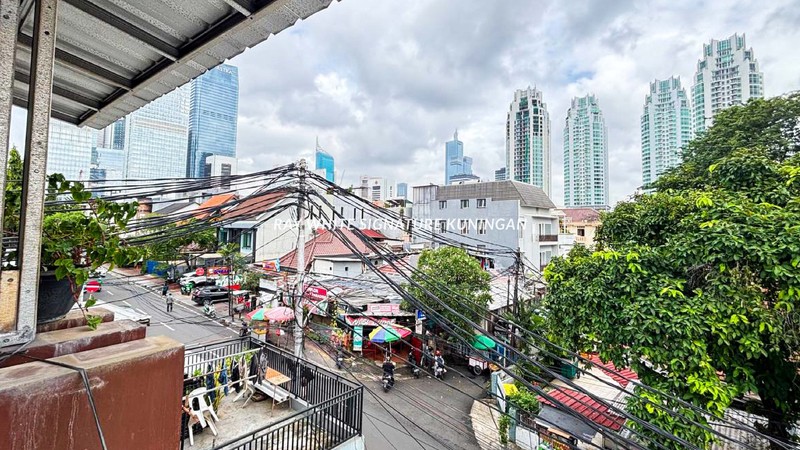 Rumah Strategis di Jl Taman Setiabudi Jakarta Selatan - Cocok Hunian atau Usaha